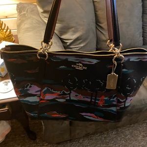 Authentic Coach purse NWOT only used once not really my style